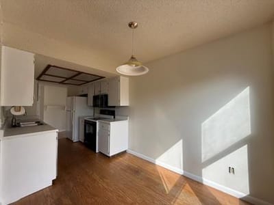 Bathroom at 411 Buckboard BLVD - 3 bed 2 bath home