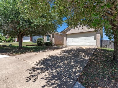 Primary bedroom at 411 Estate DR - 3 bed 2 bath home