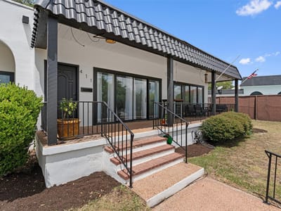 Property photo 3 at 411 Seawind - 3 bed 3 bath home