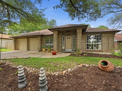Living area at 4110 Paseo DR - 4 bed 2 bath home