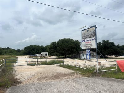 Living area at 4116, 4118, 4124 N State Highway 46 - ABS: 20 SUR: A M ESNAURIZAR, Seguin, TX