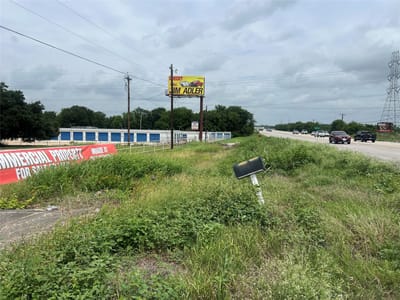 Kitchen at 4116, 4118, 4124 N State Highway 46 - ABS: 20 SUR: A M ESNAURIZAR, Seguin, TX