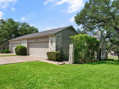 Primary bedroom at 4119 Bayberry DR - 2 bed 2 bath home