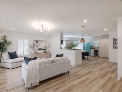 Living area at 412 Crockett ST - 3 bed 2 bath home
