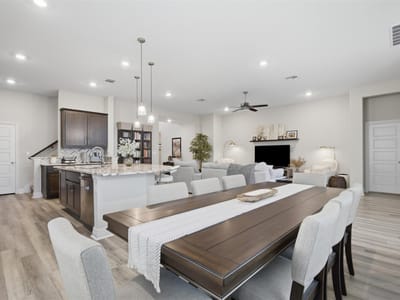 Living area at 412 Fair Oaks DR - 4 bed 3 bath home