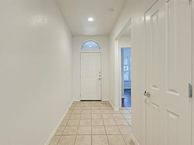 Living area at 412 Golden Eagle LN - 3 bed 2 bath home