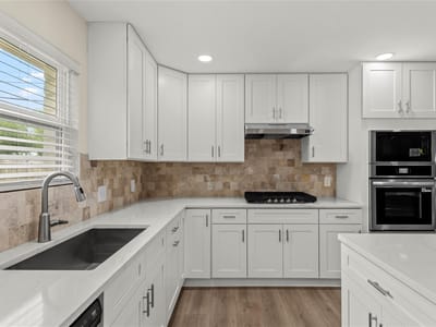 Property photo 4 at 412 Oak ST - 3 bed 3 bath home