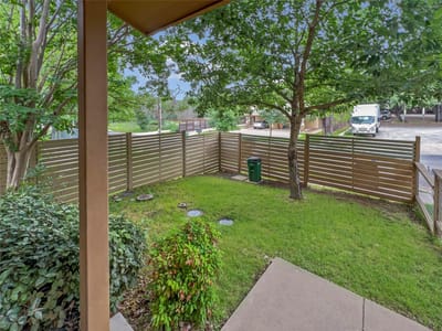 Living area at 4120 Valley View RD Unit #B - 2 bed 2 bath home