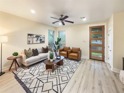 Primary bedroom at 4120 Valley View RD Unit #B - 2 bed 2 bath home