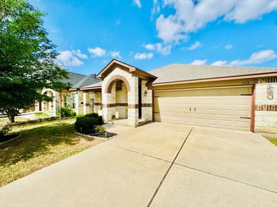 Living area at 413 Gettysburg Loop - 3 bed 2 bath home
