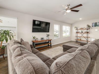 Primary bedroom at 413 Hunter LOOP - 4 bed 2 bath home