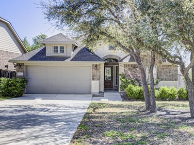 Living area at 413 Pinnacle View Dr - 4 bed 3 bath home