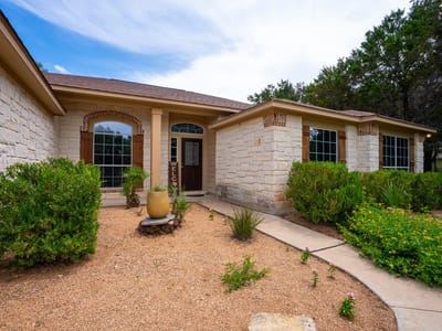 Living area at 4133 Rockwood DR - 4 bed 3 bath home