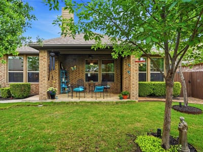 Property photo 2 at 4134 Kingsley Ave - 4 bed 2 bath home