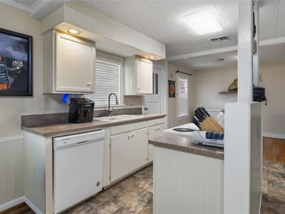 Photo 4 of 15 at 414 E Eblin ST - 2 bed 1 bath home