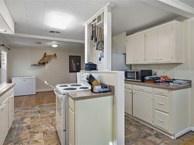 Photo 5 of 15 at 414 E Eblin ST - 2 bed 1 bath home