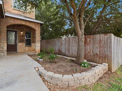 Property photo 3 at 414 Walnut CRST - 4 bed 3 bath home