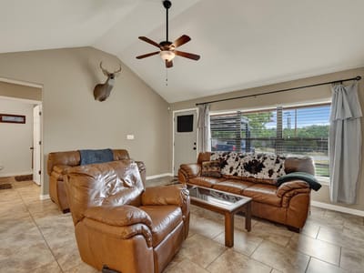 Property photo 4 at 4142 Morningside WAY - 3 bed 2 bath home