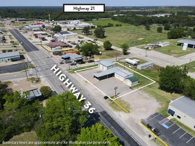 Primary bedroom at 415 State Highway 36 S Hwy - Caldwell, TX