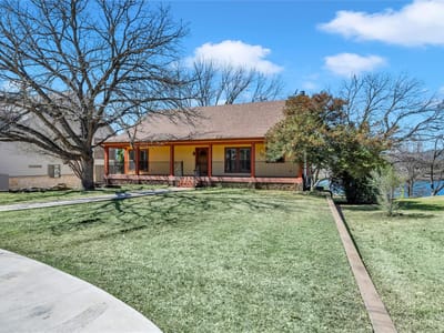 Primary bedroom at 418 County Road 119A - 6 bed 5 bath home
