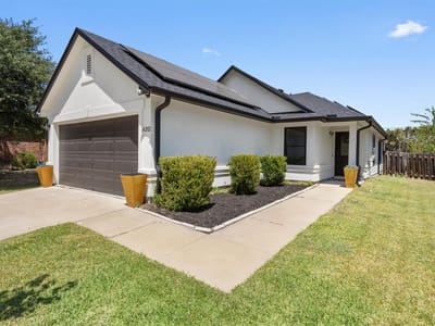 Property photo 2 at 4202 Kings Canyon DR - 3 bed 2 bath home