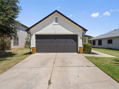 Property photo 3 at 4202 Kings Canyon DR - 3 bed 2 bath home
