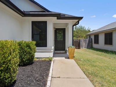 Property photo 5 at 4202 Kings Canyon DR - 3 bed 2 bath home