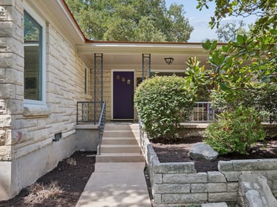 Photo 3 of 29 at 4204 Wildwood RD - 4 bed 3 bath home