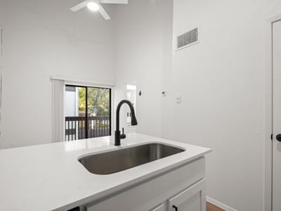 Photo 4 of 22 at 4205 Speedway Ave Unit #201 - 1 bed 1 bath home
