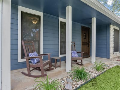 Living area at 4209 Red Cloud DR - 3 bed 2 bath home