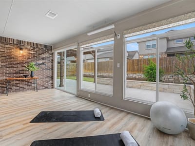 Living area at 421 Abruzzi ST - 4 bed 3 bath home