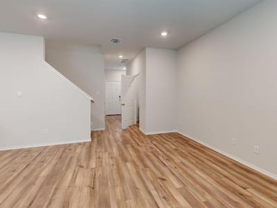 Property photo 3 at 421 Hector LOOP - 3 bed 2 bath home