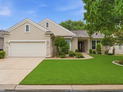Living area at 421 Rio Grande Loop - 3 bed 2 bath home