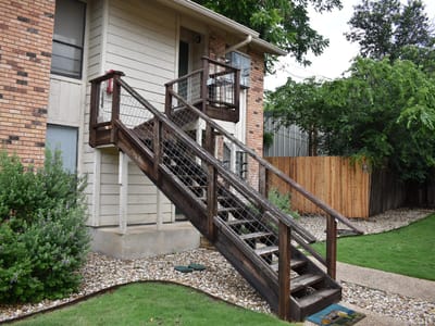 Living area at 421 W San Antonio ST Unit #i 2 - 2 bed 2 bath home