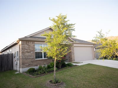 Primary bedroom at 423 Bluejack WAY - 4 bed 3 bath home