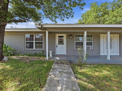 Living area at 423 Fm 1441 - 4 bed 2 bath home