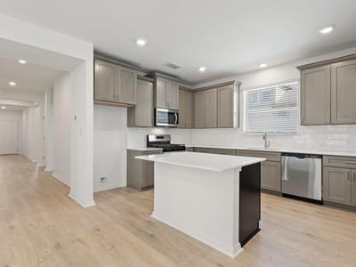 Living area at 424 Treadwell LN - 3 bed 2 bath home