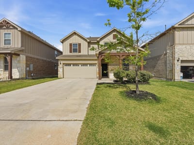 Living area at 425 Purple Heart Dr - 3 bed 2 bath home
