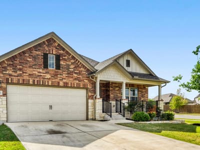 Living area at 426 Cold River RUN - 4 bed 3 bath home