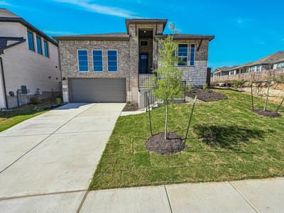 Living area at 427 Fountain Grass DR - 3 bed 2 bath home