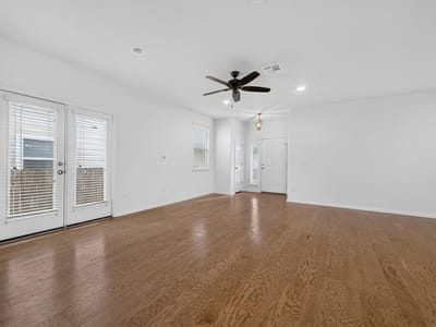 Property photo 5 at 430 Twisted Oaks LN - 3 bed 2 bath home