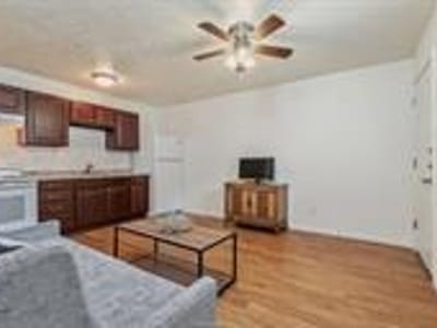 Property photo 4 at 4305-4309 College Main ST - Highland Park Ph 01, Bryan, TX