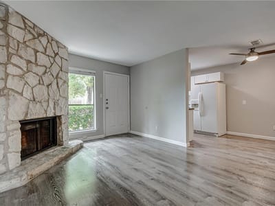 Property photo 2 at 4307 S 1st ST Unit #108 - 1 bed 1 bath home