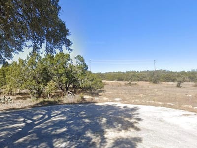 Living area at 4308 Cooper LN - Highland Lake Estates Sec 03, Lago Vista, TX