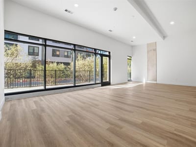 Property photo 2 at 4315 S Congress Ave Unit #105 - 1 bed 1 bath home