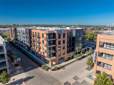 Photo 3 of 8 at 4315 S Congress Ave Unit #221 - 2 bed 2 bath home