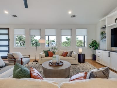 Primary bedroom at 432 Venture BLVD - 4 bed 3 bath home