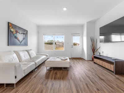Living area at 432 Wolf Springs RD - 5 bed 2 bath home