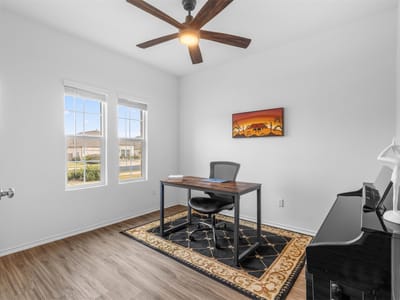 Living area at 432 Wolf Springs RD - 5 bed 2 bath home