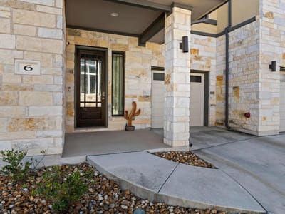 Living area at 4323 Spicewood Springs RD Unit #6 - 2 bed 2 bath home